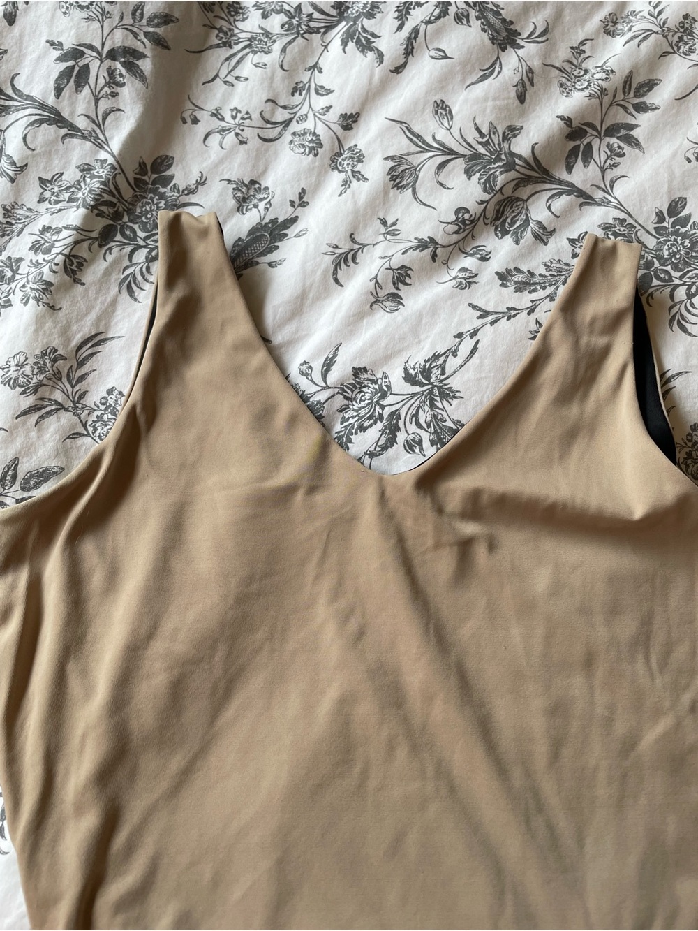 SPANX Reversible Shaping Tank - Picture 4 of 5